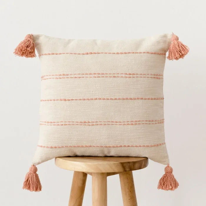 Cojín coral Pomline Rosa – Kenay Home
