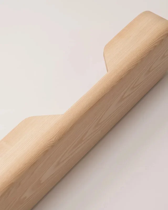 Estante Sara de madera maciza de fresno – Lavila