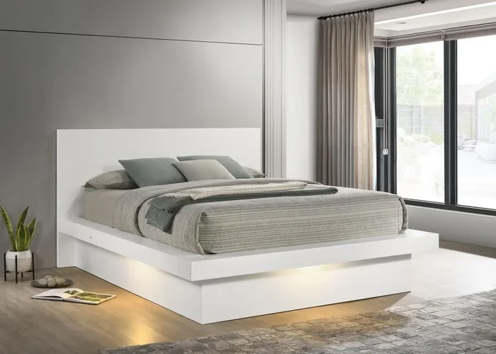 Jessica White Queen Platform Bed with Rail Seating