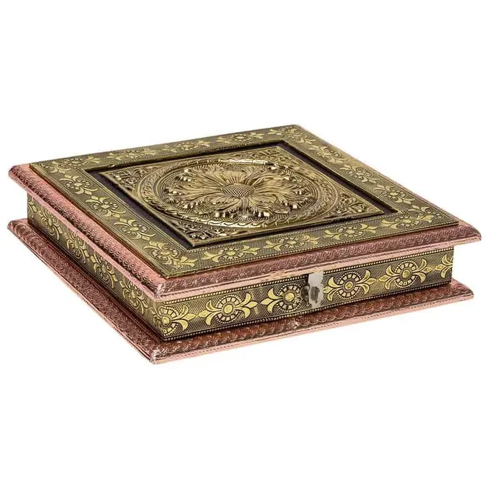 Joyero de metal repujado color cobre 25x25x5