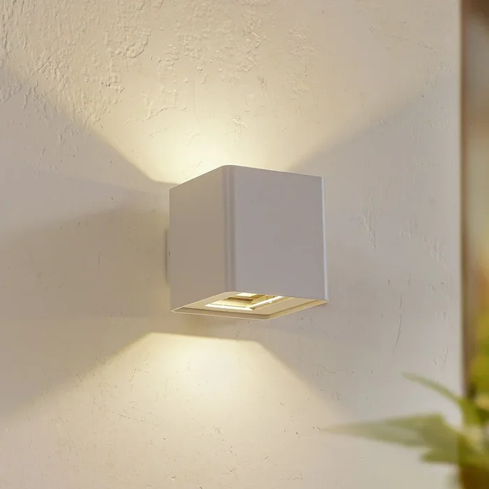 Lucande Aplique LED para exterior Aaron, blanco, IP54, arriba/abajo