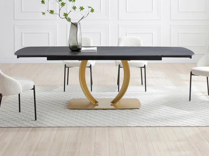 Mesa extensible de comedor para 6 a 10 personas en cerámica y metal dorado – Efecto mármol negro – OLIFIA de Maison Céphy