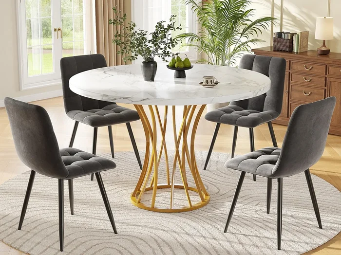 Mesa redonda con 4 sillas – Tablero de MDF, estructura metálica y cojines de terciopelo – Blanco, Dorado y Gris