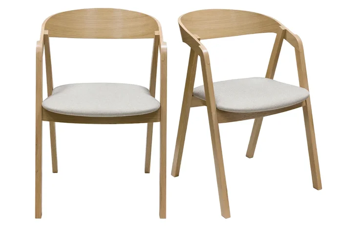 Set de 2 sillas nórdicas de madera clara de roble macizo y tela beige LOVA