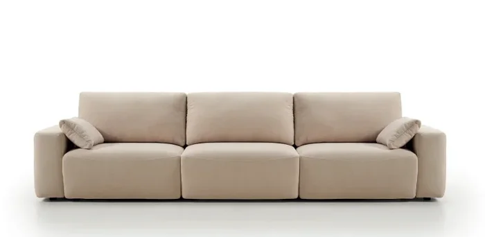 Sofá de diseño modelo CLOUD con tres asientos extraíbles a suelo motorizados.